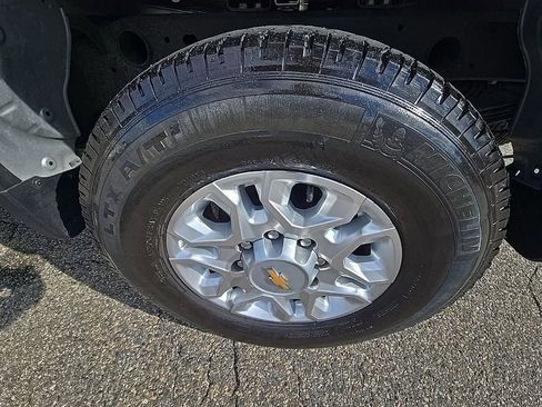 Used 2024 Chevrolet Silverado 2500 LT w/ Convenience Package image 71