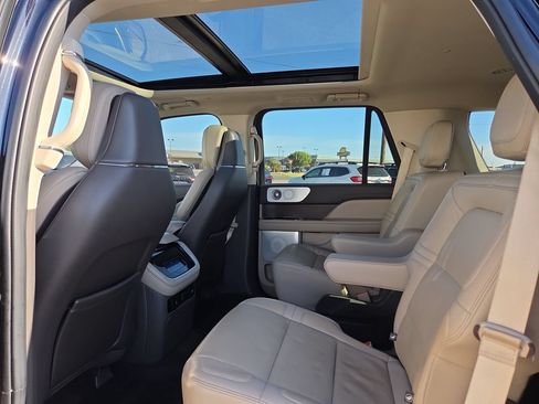 Used 2023 Lincoln Navigator Reserve AWD/4WD image 13