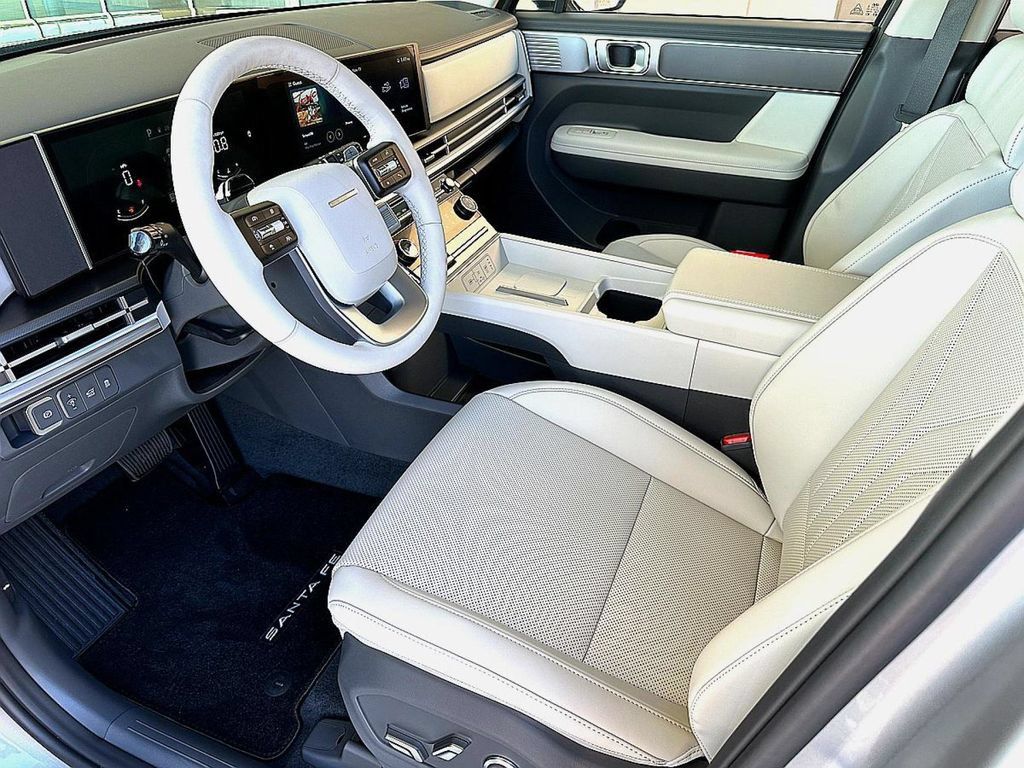 Used 2025 Hyundai Santa Fe SEL FWD image 14