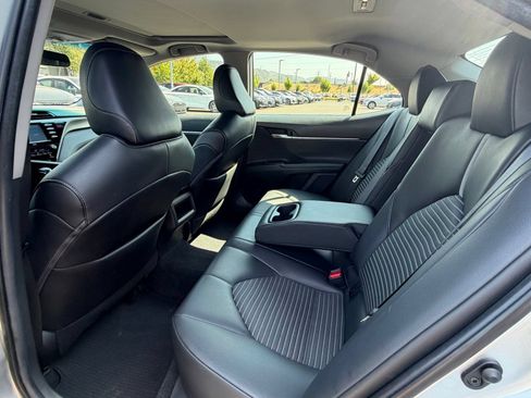 Used 2020 Toyota Camry SE FWD image 8