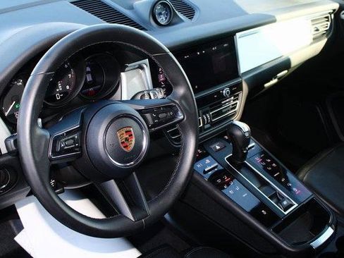Used 2024 Porsche Macan w/ Premium Plus Package image 3