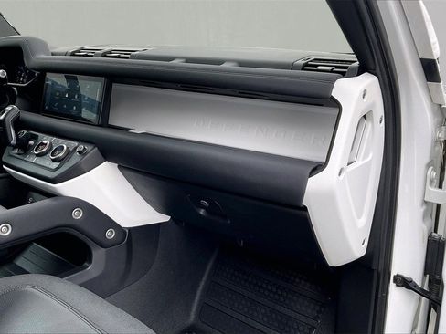 Used 2021 Land Rover Defender 110 S image 27