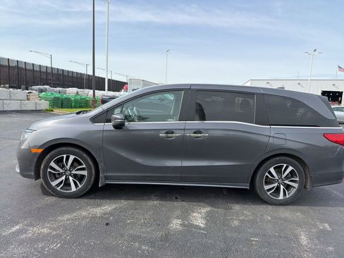 Used 2024 Honda Odyssey Touring image 3