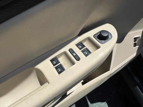 Used 2010 Volkswagen Passat Komfort image 6