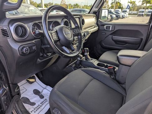 Used 2023 Jeep Gladiator Sport image 22