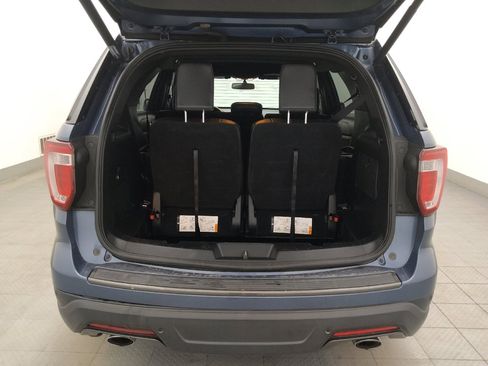 Used 2018 Ford Explorer XLT w/ Equipment Group 202A FWD image 29