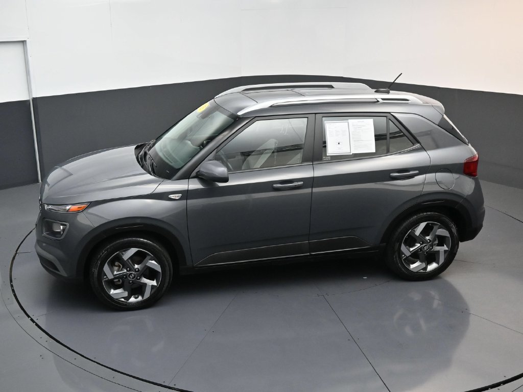 Certified 2025 Hyundai Venue SEL FWD image 21
