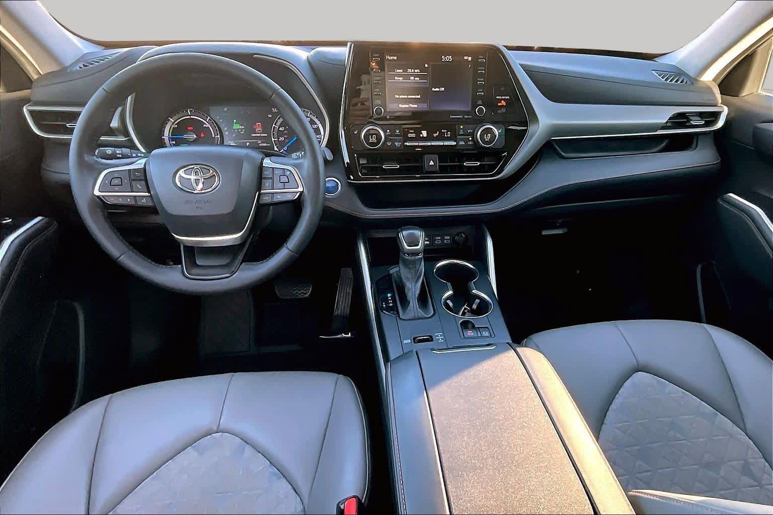 Certified 2022 Toyota Highlander Bronze Edition AWD/4WD image 15