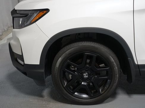 Used 2024 Honda Passport Black Edition image 5
