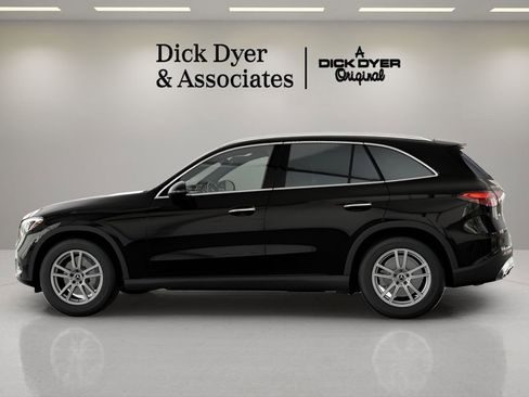 Used 2025 Mercedes-Benz GLC 300 image 22