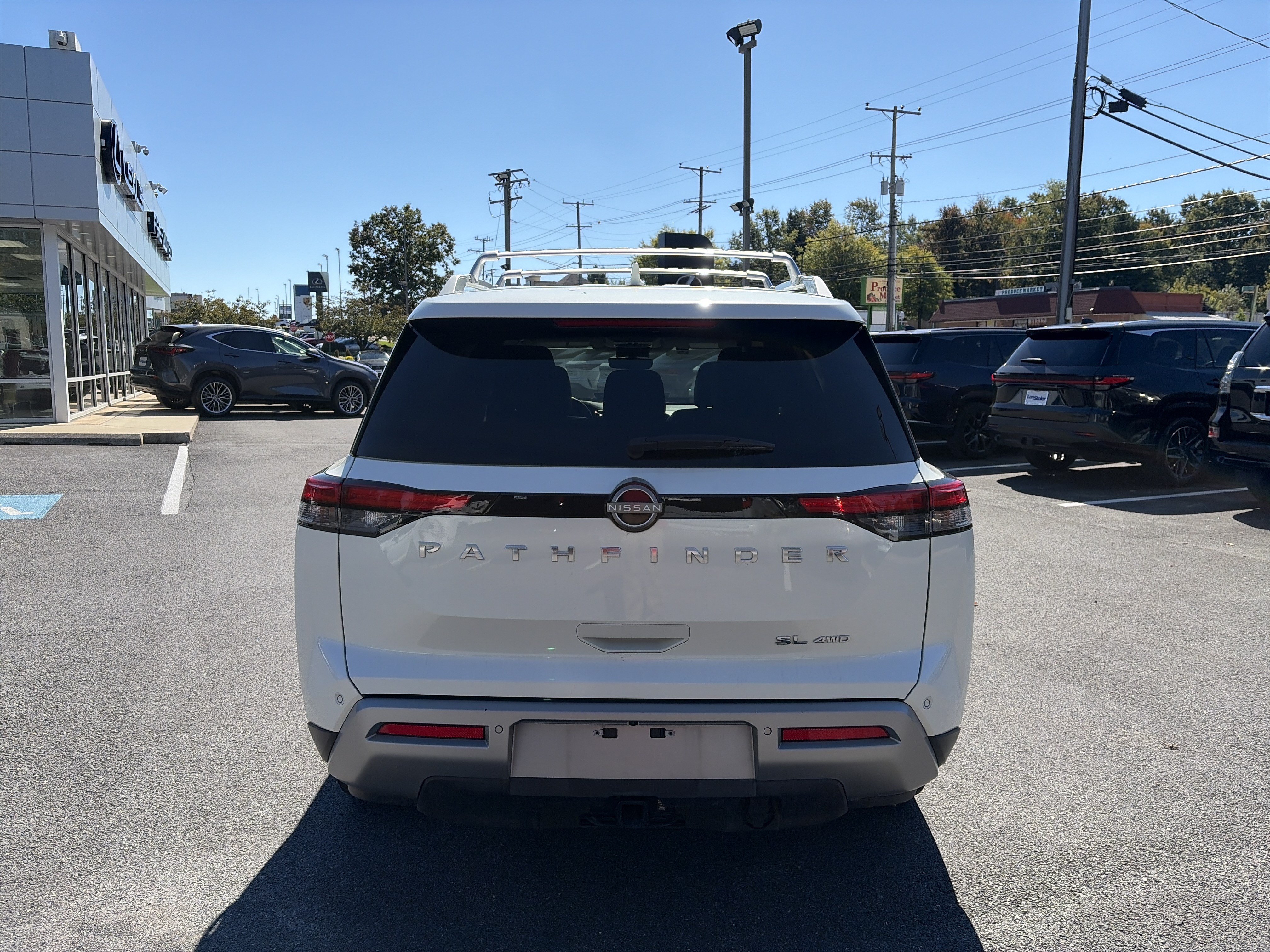 Used 2023 Nissan Pathfinder SL w/ SL Premium Package AWD/4WD image 4
