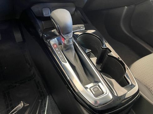 Used 2025 Chevrolet Trax LT image 40