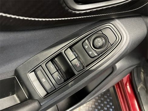 Used 2019 Subaru Crosstrek 2.0i Premium image 14