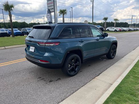 New 2026 Jeep Grand Cherokee Limited w/ Limited Altitude Package RWD image 5