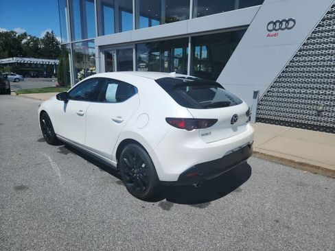 Used 2019 MAZDA MAZDA3 Hatchback w/ Premium Package FWD image 7