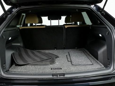 Certified 2024 Volkswagen Atlas Cross Sport SE image 30