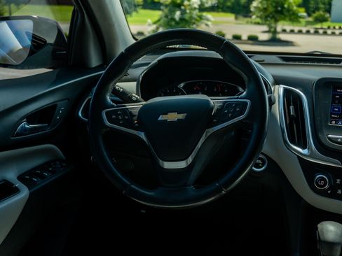 Used 2022 Chevrolet Equinox LT FWD image 21