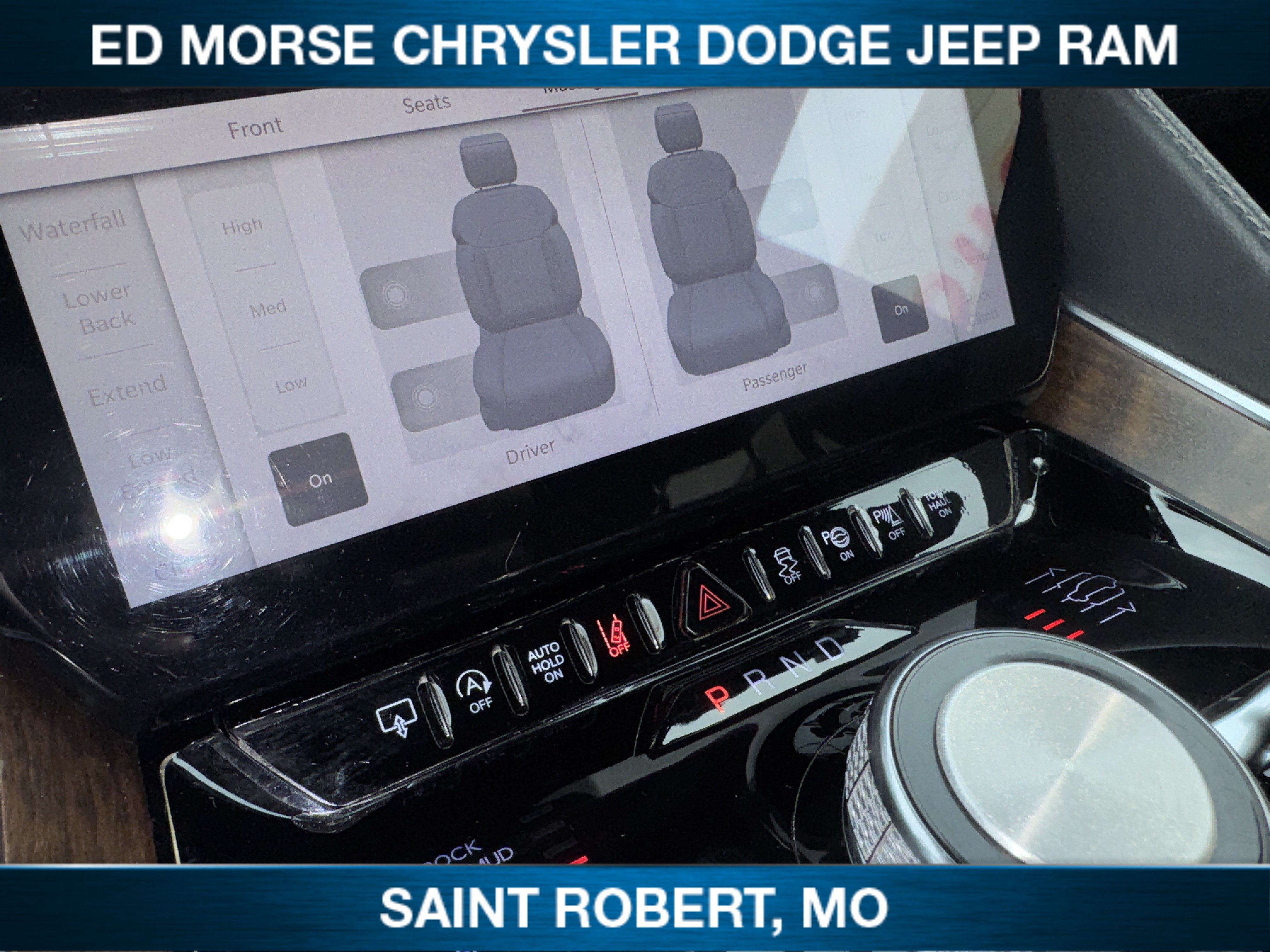 Used 2023 Jeep Grand Wagoneer L Series II AWD/4WD image 18