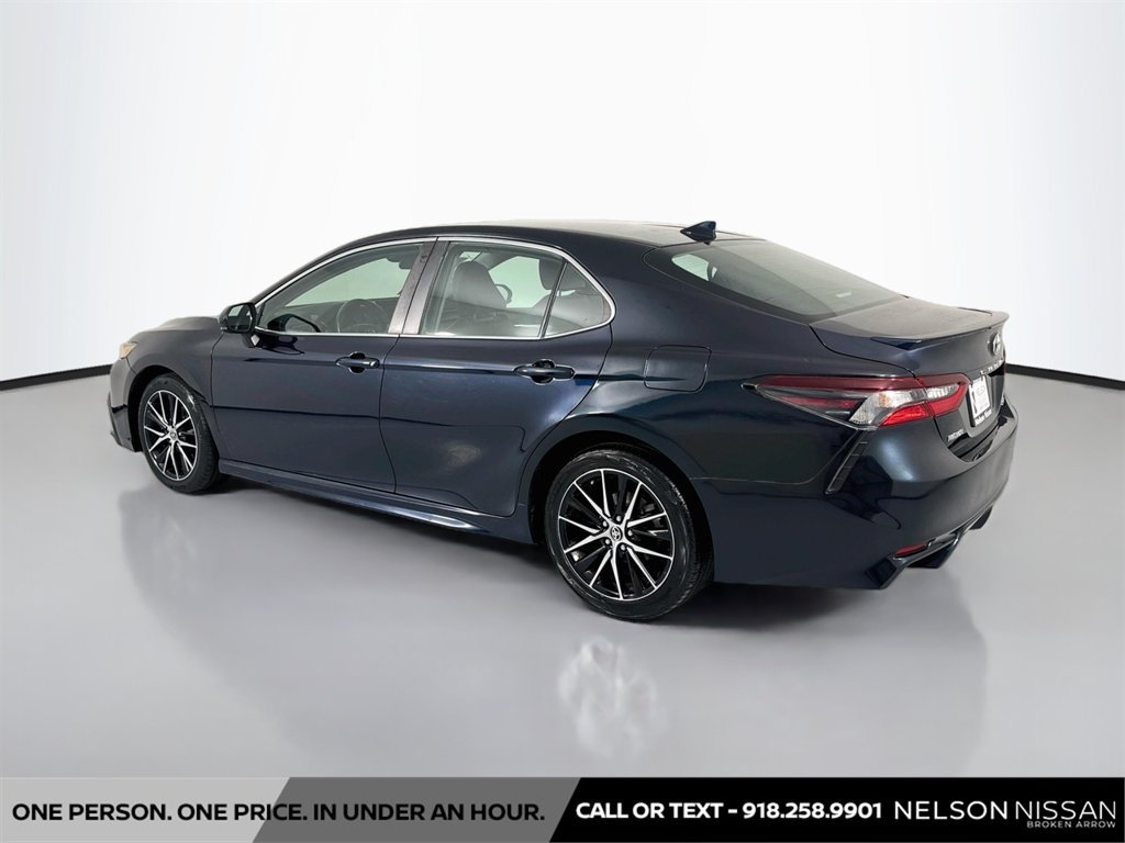 Used 2021 Toyota Camry SE FWD image 7