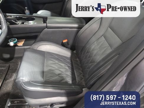 Used 2024 Nissan Rogue Platinum w/ Platinum Premium Package FWD image 7
