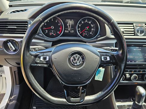 Used 2017 Volkswagen Passat 1.8T R-Line FWD image 14