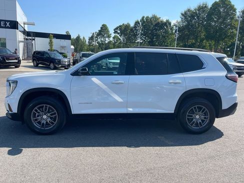 Used 2025 GMC Acadia Elevation FWD image 2