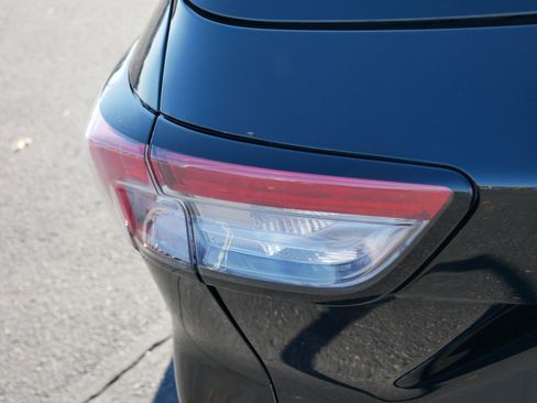 Used 2021 Ford Escape SEL image 17