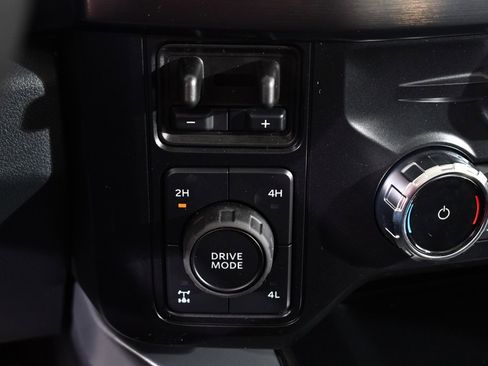 New 2026 Ford F350 Lariat w/ Black Appearance Package image 32