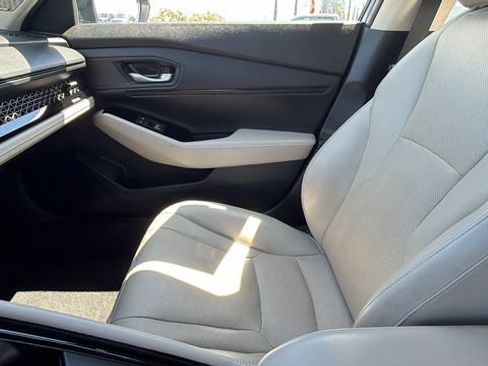 Used 2024 Honda Accord Touring image 23