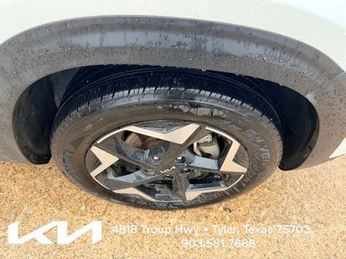 Certified 2024 Kia Seltos EX FWD image 14