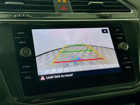Certified 2023 Volkswagen Tiguan SE AWD/4WD image 17