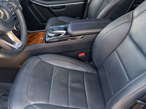 Used 2017 Mercedes-Benz GLS 550 4MATIC image 9