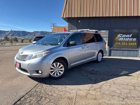 Used 2016 Toyota Sienna XLE Premium image 1