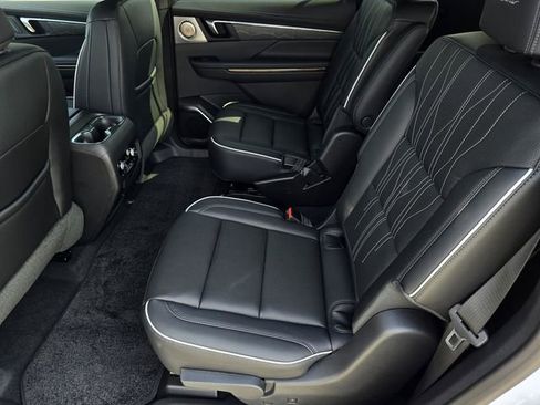 New 2026 Buick Enclave Avenir w/ Super Cruise Package image 23