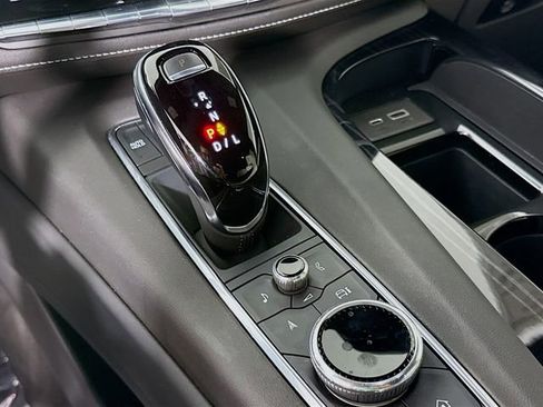 Used 2022 Cadillac Escalade Sport w/ Touring Package RWD image 19