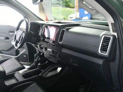 Used 2022 Nissan Frontier SV w/ SV Premium Package AWD/4WD image 26