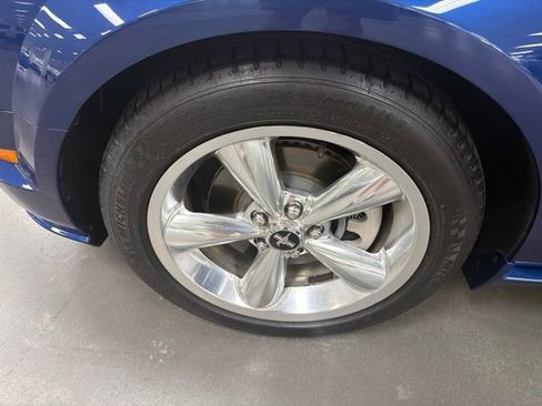 Used 2009 Ford Mustang GT RWD image 25