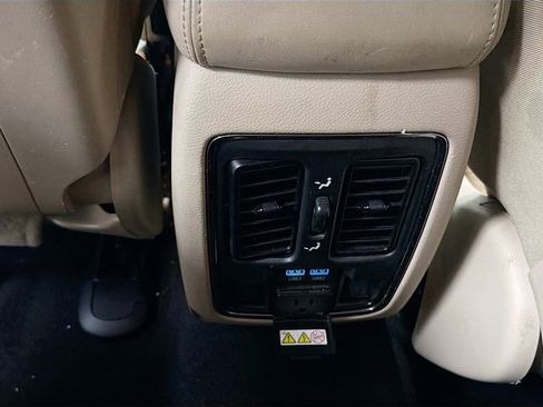 Used 2020 Jeep Grand Cherokee Limited image 21