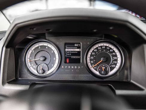 Used 2018 RAM 1500 Express AWD/4WD image 21