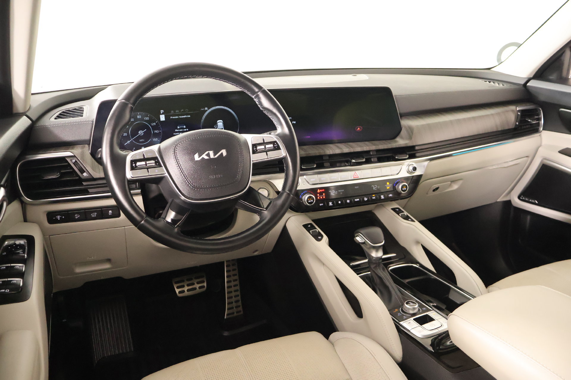 Used 2023 Kia Telluride SX AWD/4WD image 2