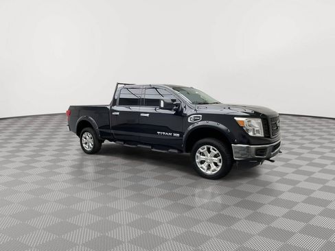 Used 2019 Nissan Titan SV AWD/4WD image 38