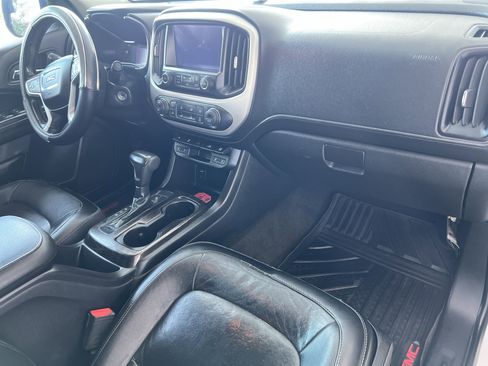 Used 2015 GMC Canyon SLT image 12