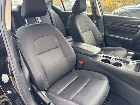 Used 2025 Nissan Altima 2.5 SV image 6