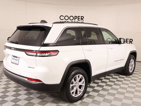 Used 2022 Jeep Grand Cherokee Limited AWD/4WD image 22