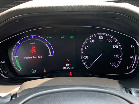 Used 2018 Honda Accord Touring image 9