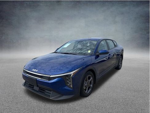 Used 2025 Kia K4 FWD image 3