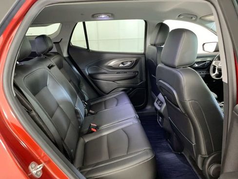 Used 2023 GMC Terrain SLT image 31