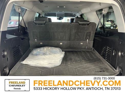 Used 2019 Chevrolet Suburban LT image 7