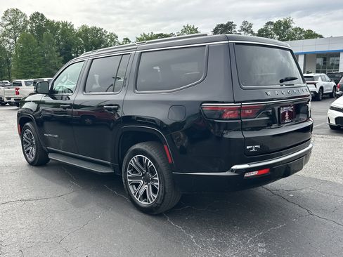 Used 2024 Jeep Wagoneer Series II w/ Flexible Seating Group RWD image 6
