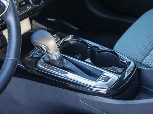 Used 2025 Chevrolet Trax LT w/ LT Convenience Package image 21